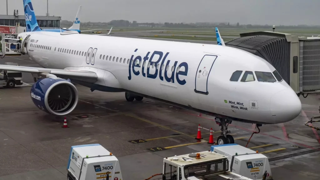 JetBlue Airways Faces Revenue Forecast Setback