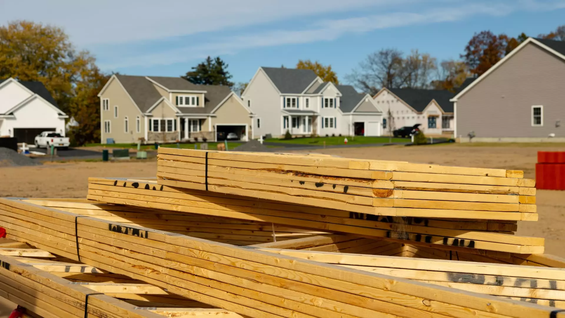 Sales of New Homes Decline Amid Rising Mortgage Rates