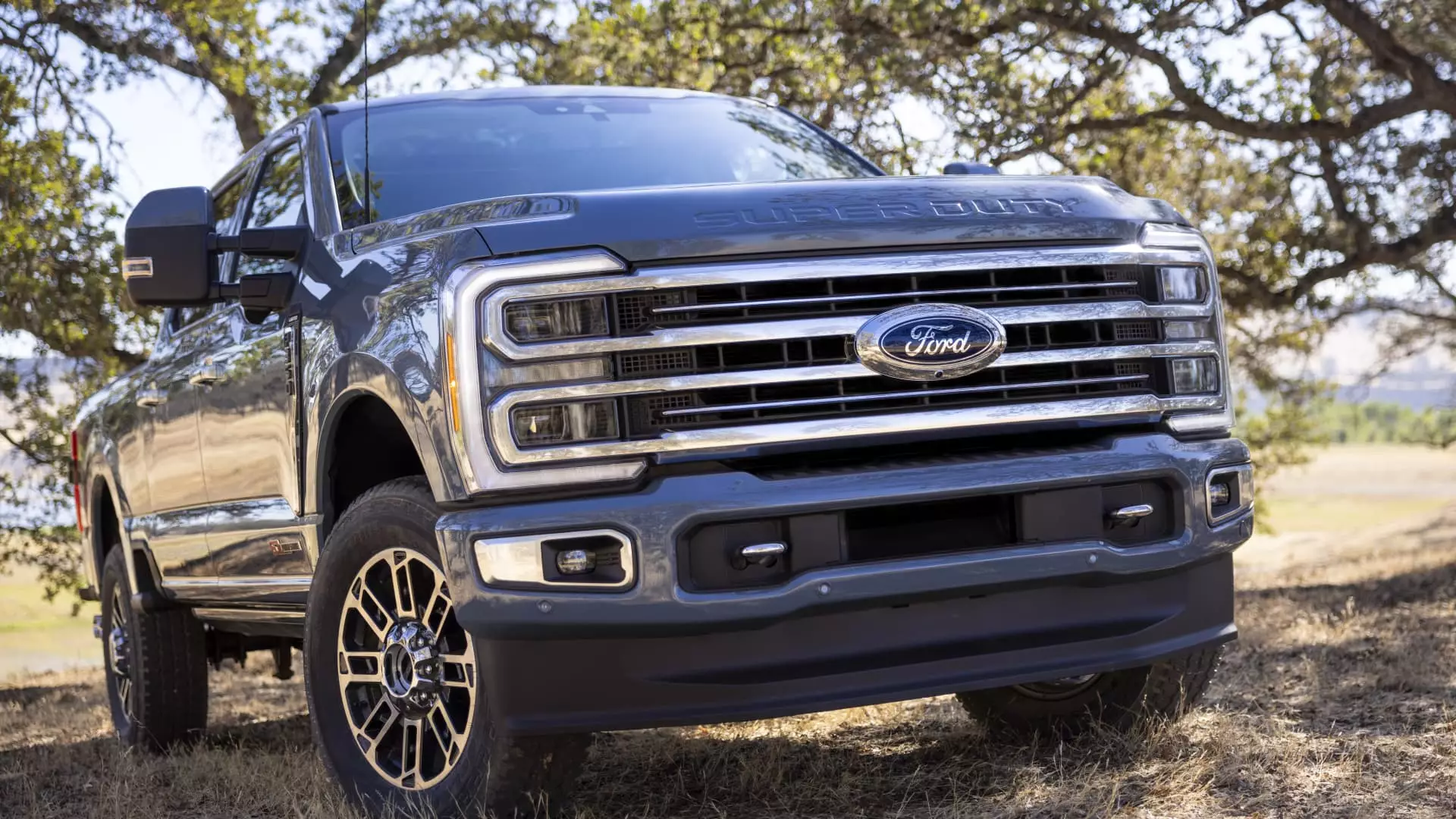 The Decision Ford Motor Is Regretting: Switching from Electric to Super Duty Trucks