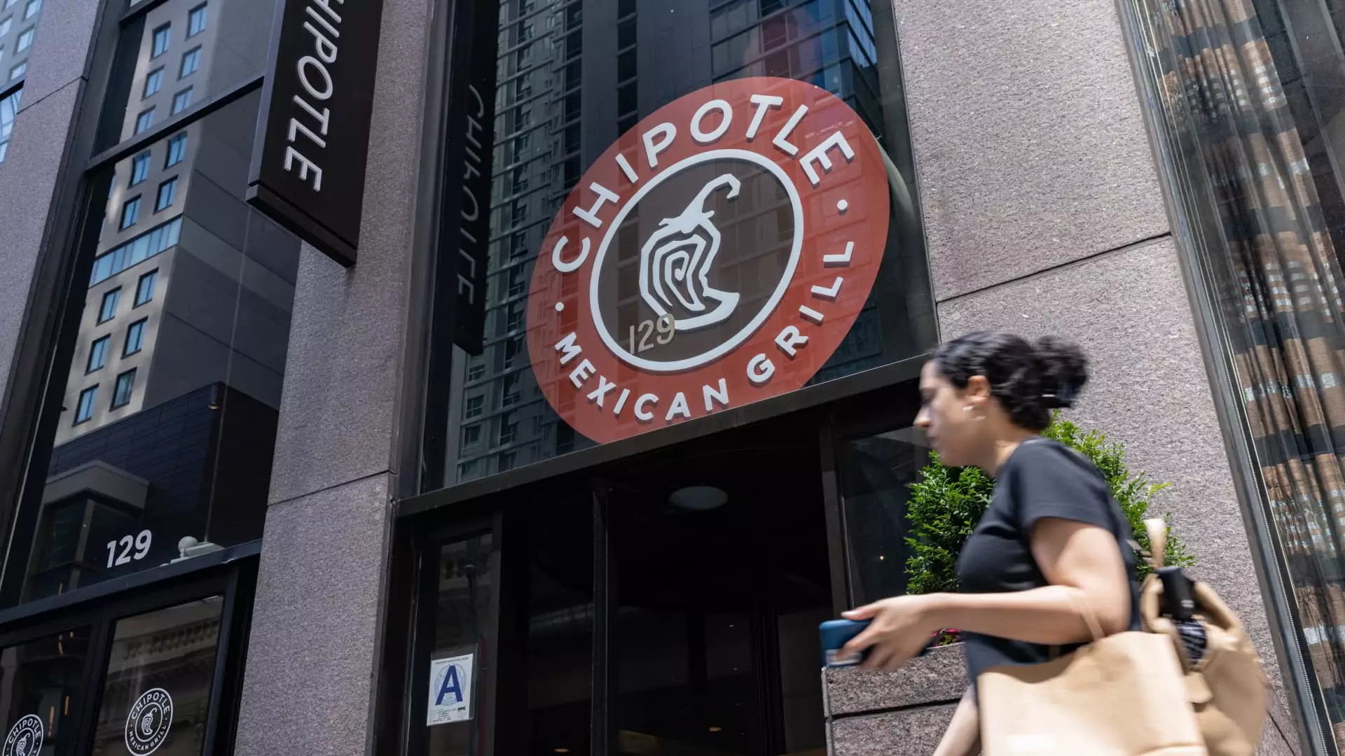 Chipotle Mexican Grill Defies Industry Slowdown with Stellar Earnings Report