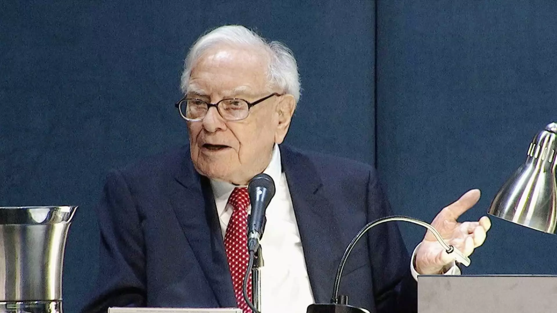 The Decline of Warren Buffett’s Investments in Bank of America