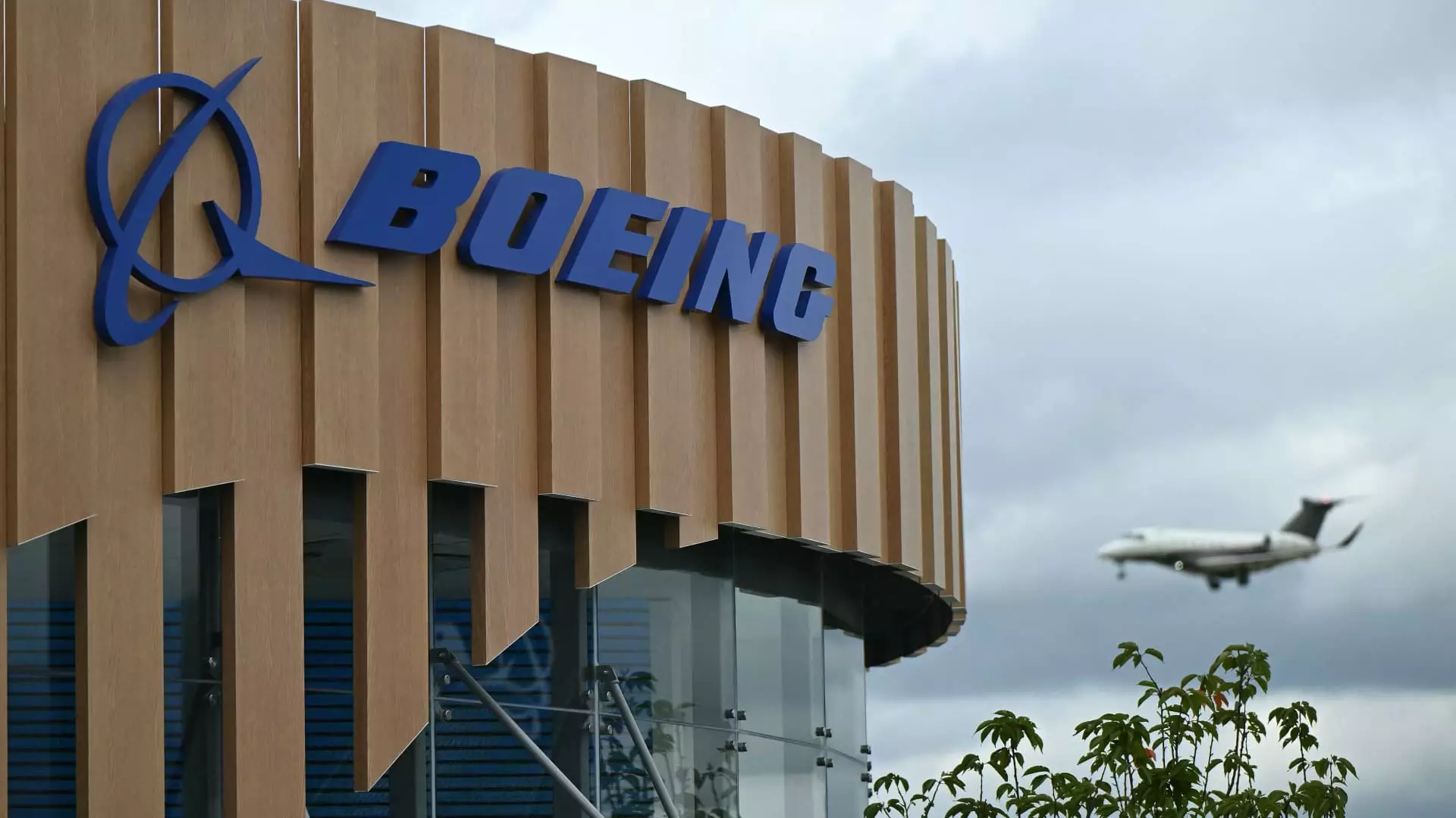 Boeing’s Quarterly Loss Reflects Ongoing Struggles