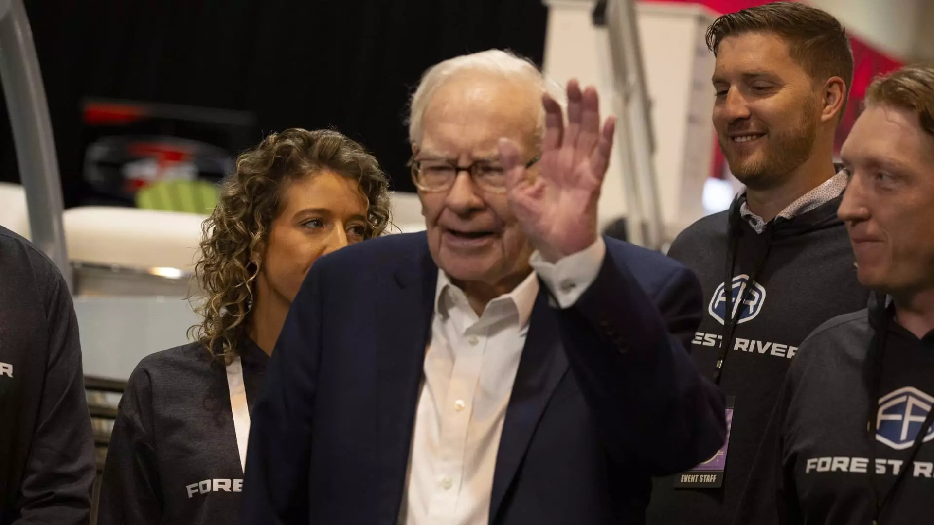 The Rise and Fall of Berkshire Hathaway’s Cash Pile