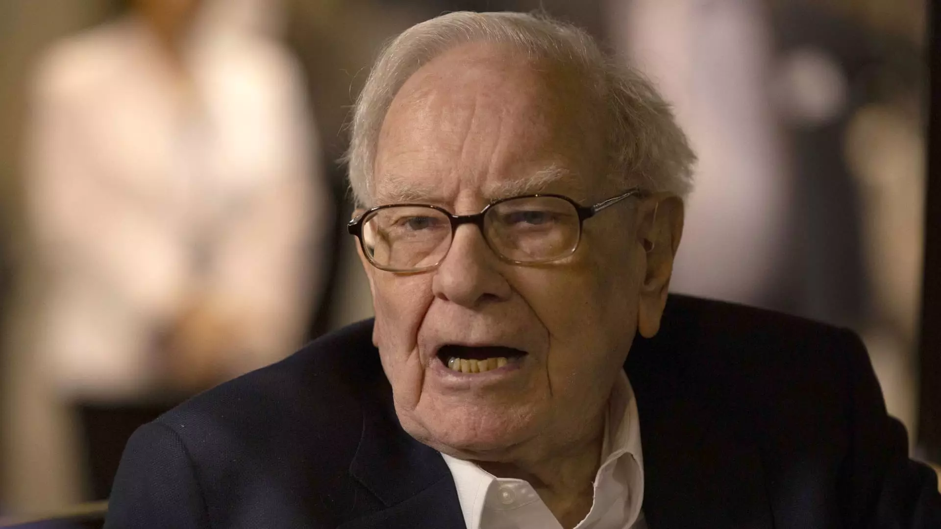 Warren Buffett’s Shocking Apple Stake Sell-Off