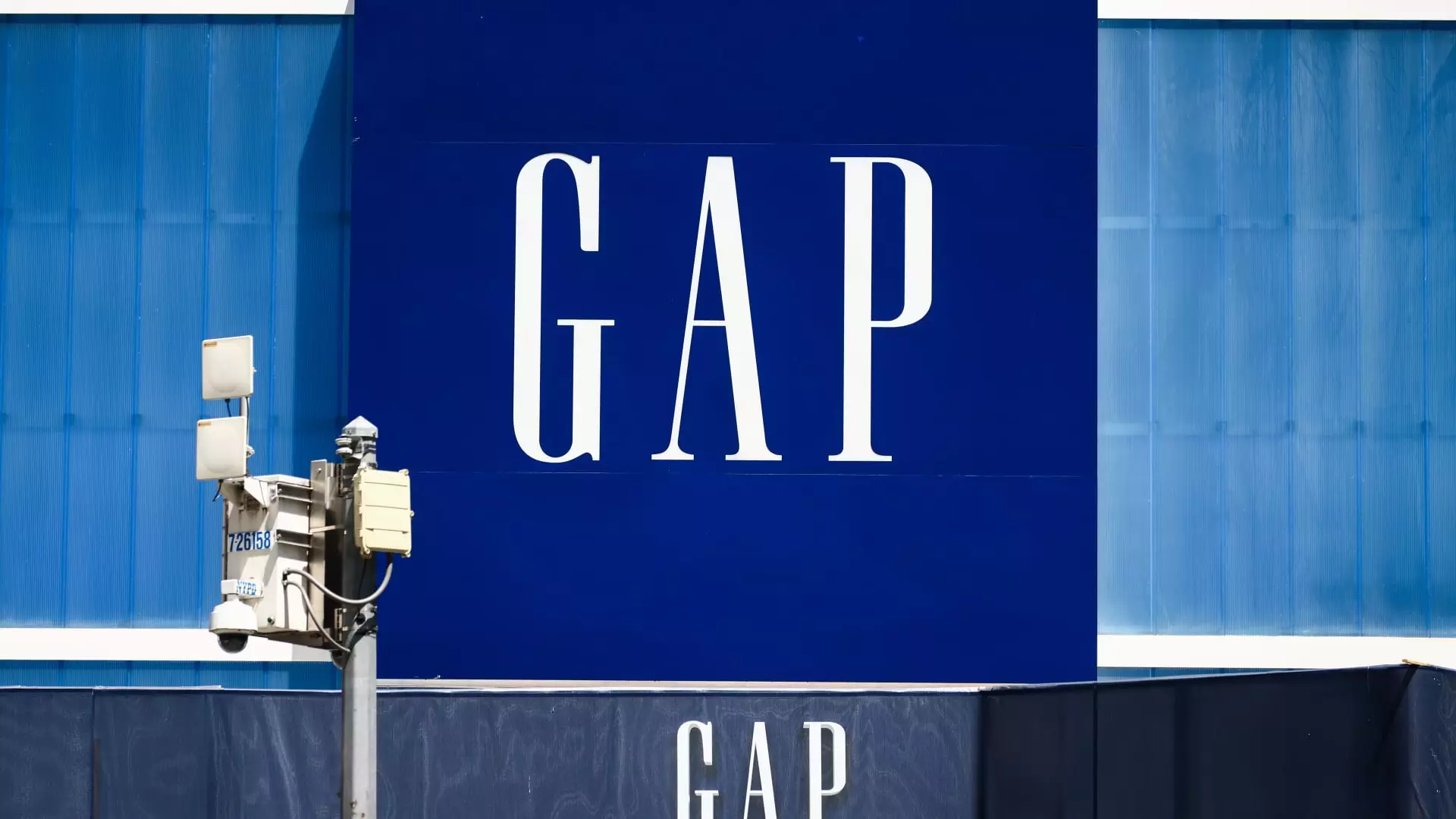 The Unexpected Halt of Gap Shares: A Closer Look