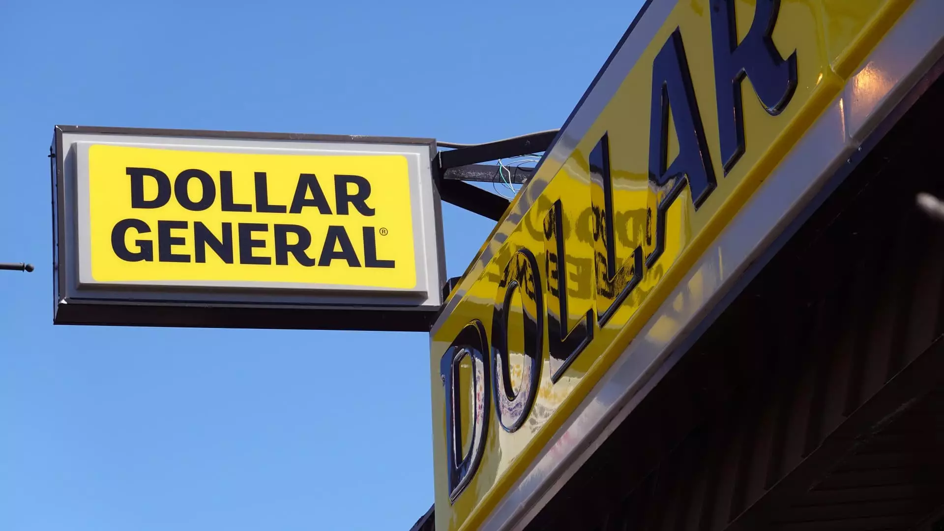 The Struggles of Dollar General in a Challenging Economy