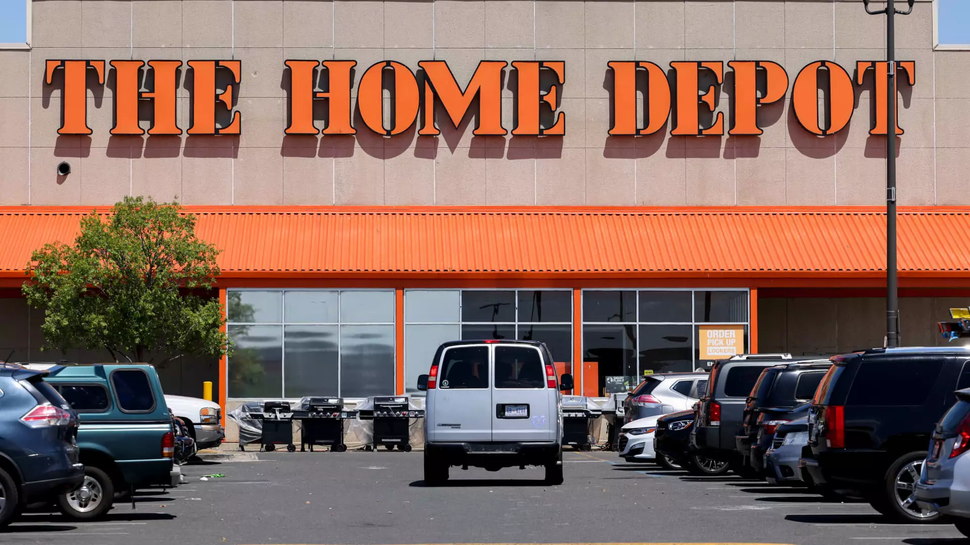 Investing in Home Depot: Navigating a Shifting Housing Landscape