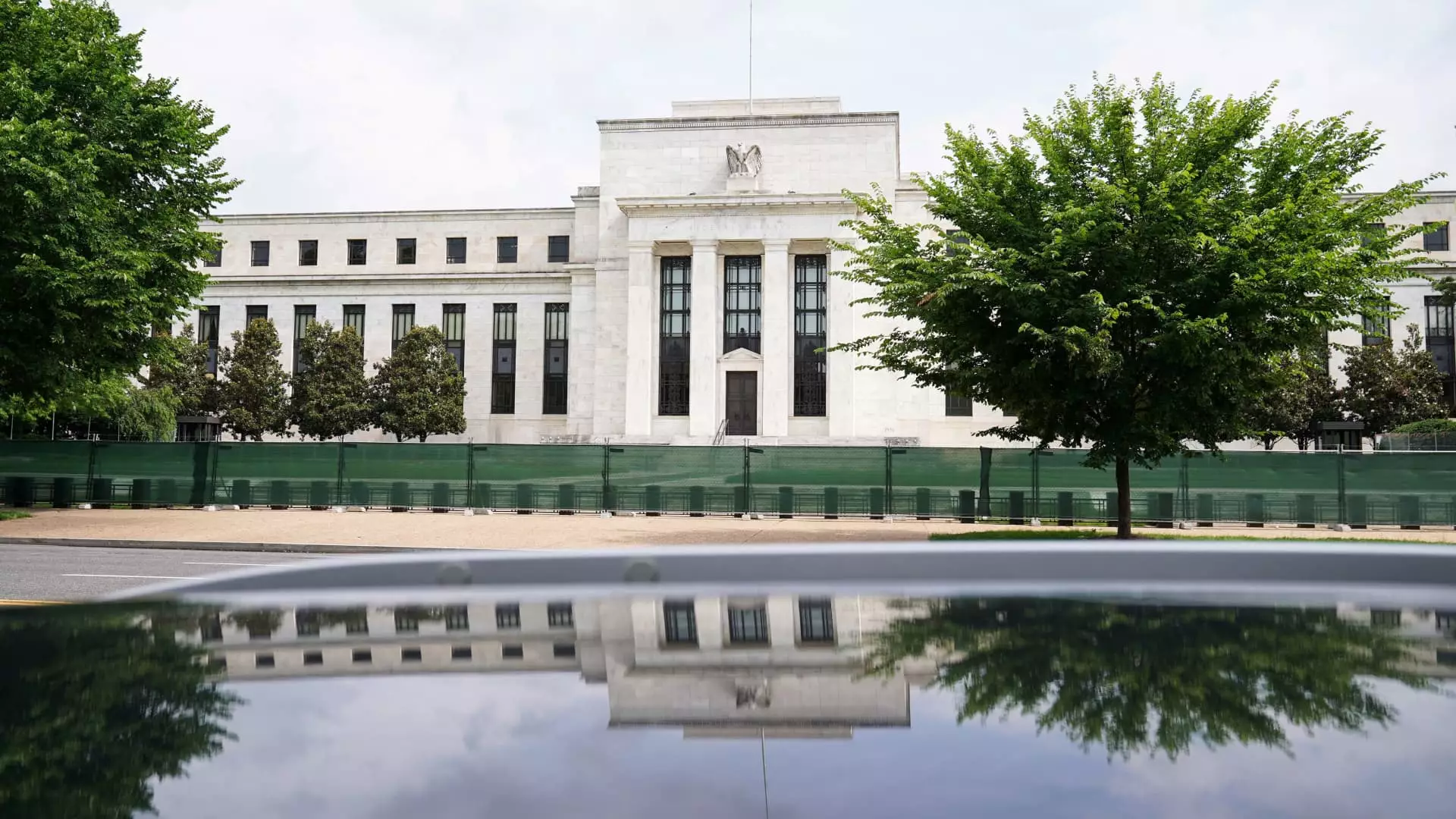 Understanding the Impact of Potential Federal Reserve Rate Cuts on Consumers