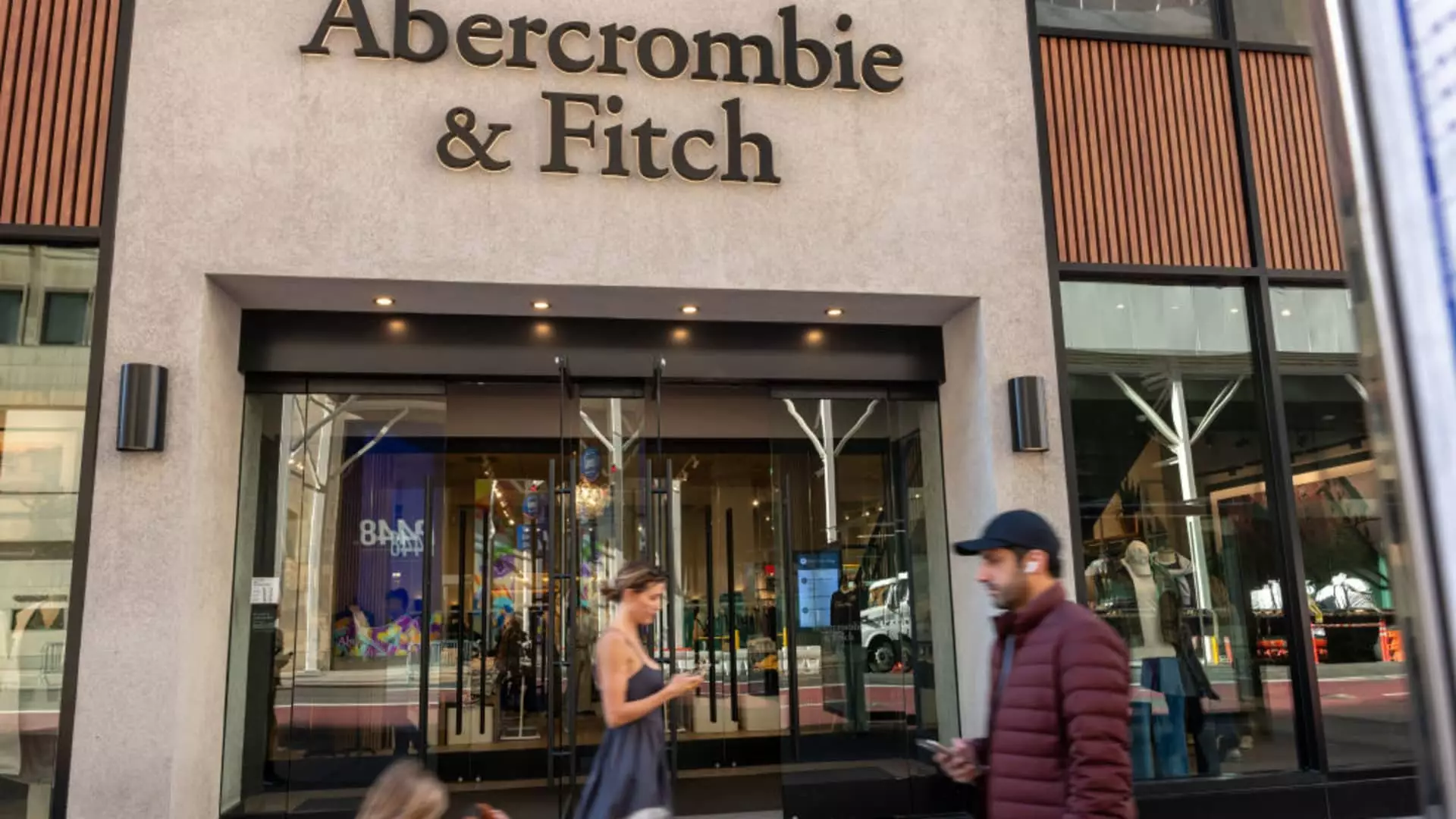 Abercrombie & Fitch: A Resilient Retailer Amid Controversy and Market Shifts