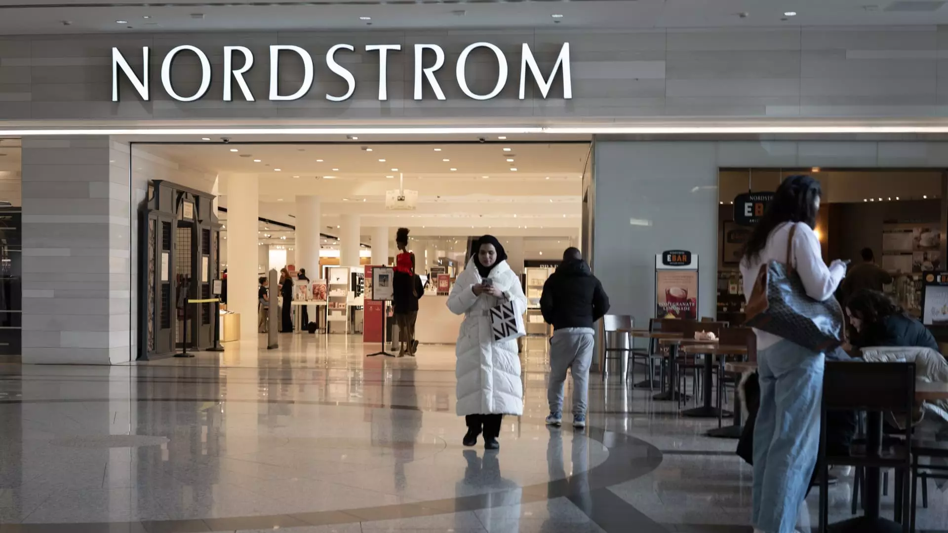 Nordstrom’s Q3 Earnings Reveal Resilience Amid Caution in Retail Market