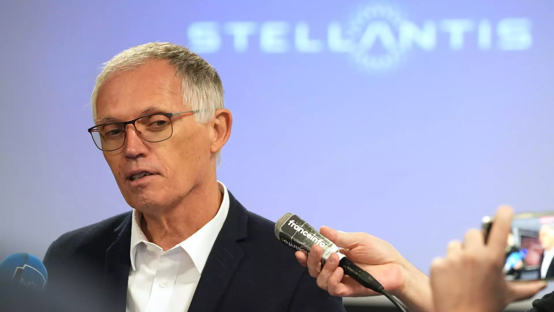 The Sudden Departure of Stellantis CEO Carlos Tavares: An In-Depth Analysis