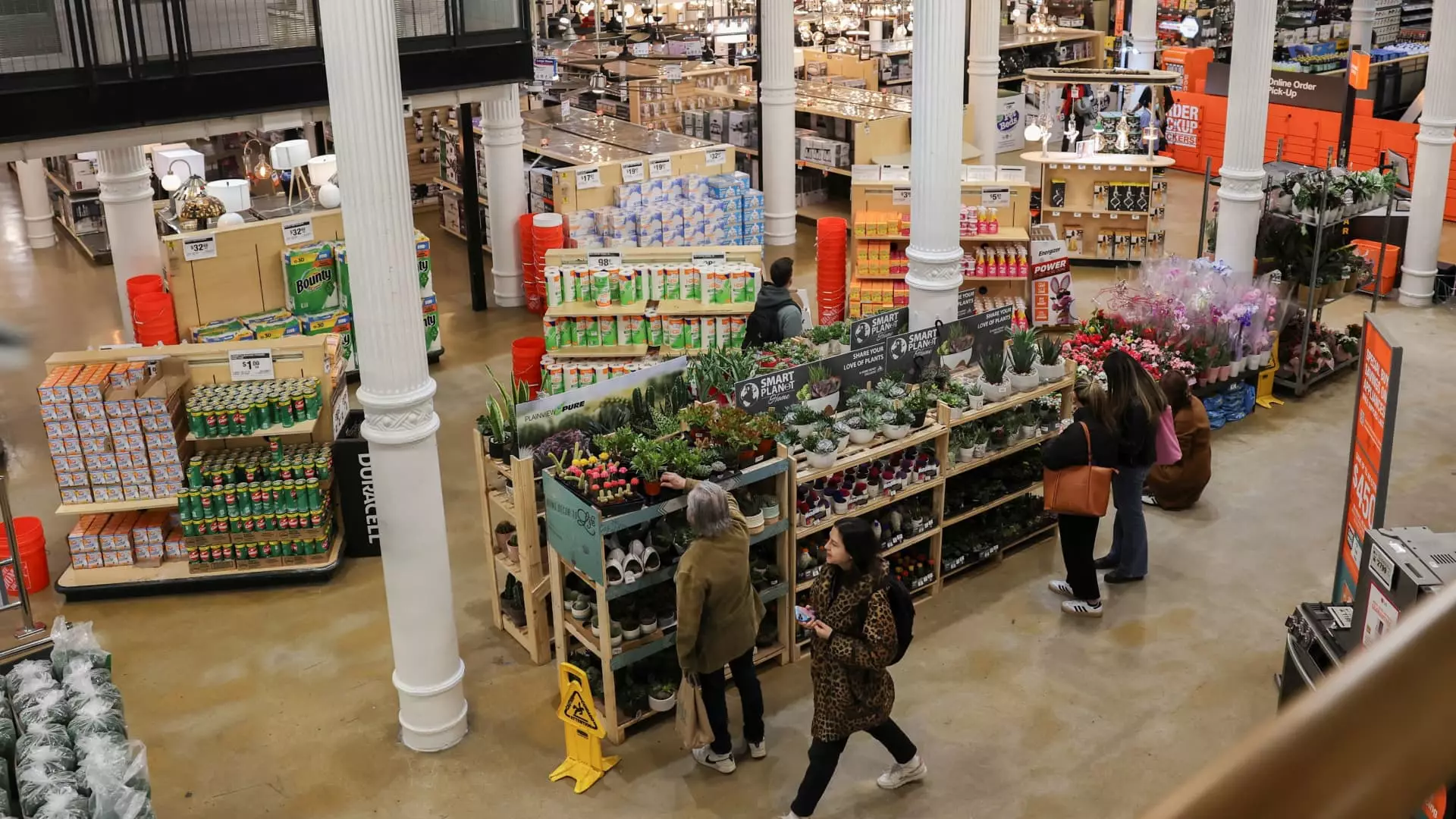 Home Depot: Will 2025 Spark a Renovation Revolution? 5 Reasons to Watch the Home Improvement Giant