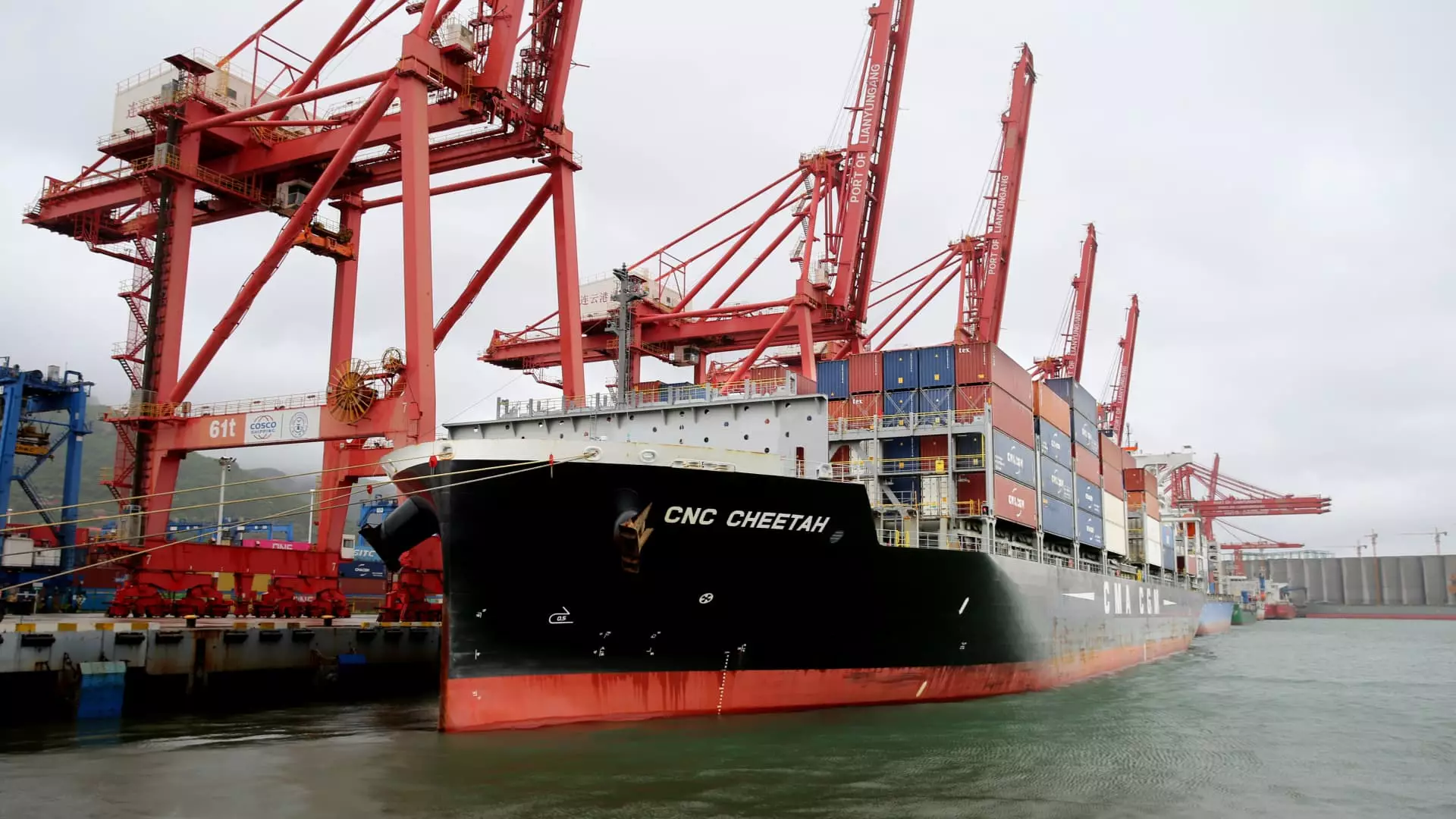 The Tariff Crisis: A Heavy Burden on American Households