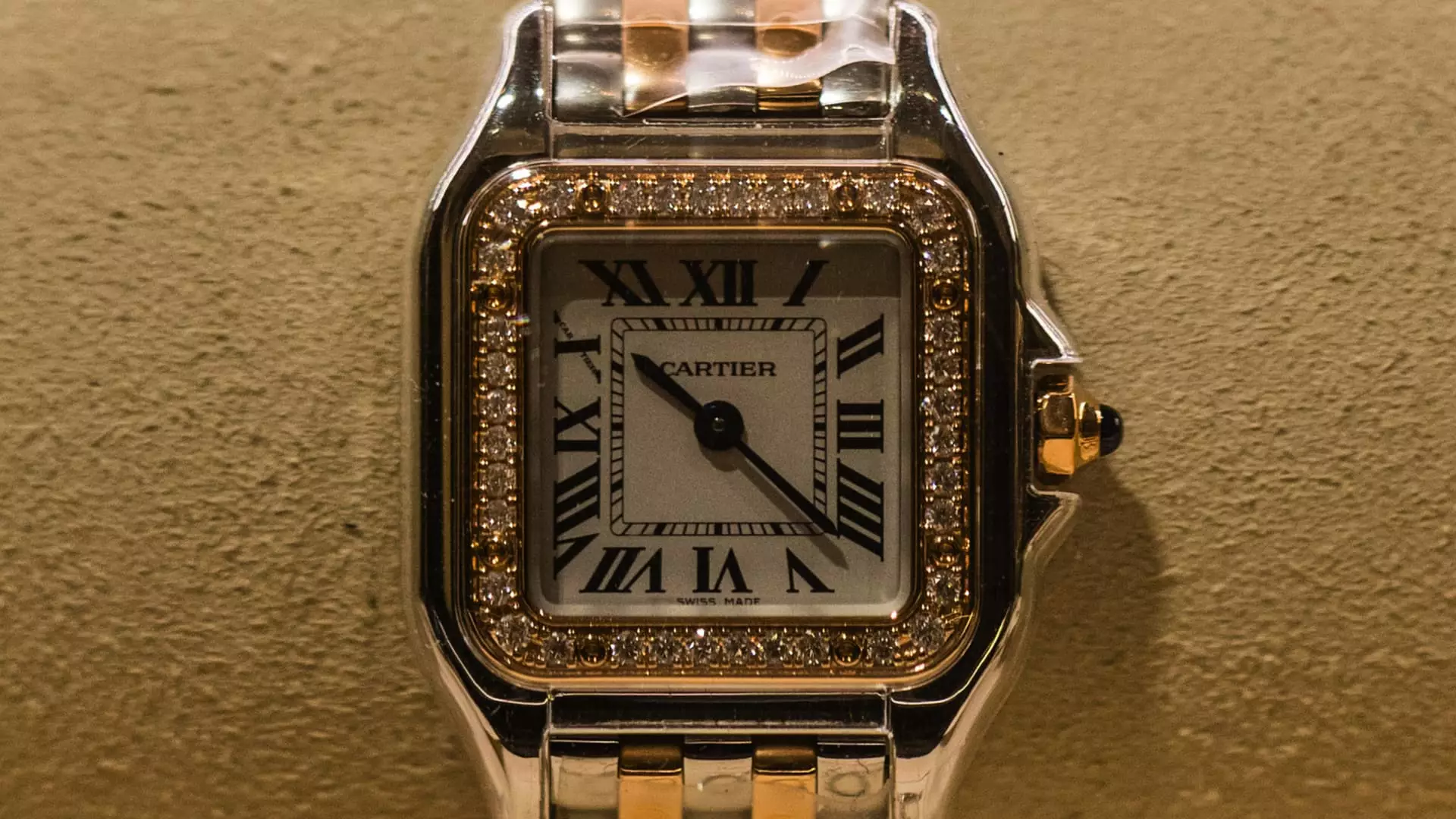 Luxury on the Edge: Richemont’s Resilient Performance Amid Global Turmoil