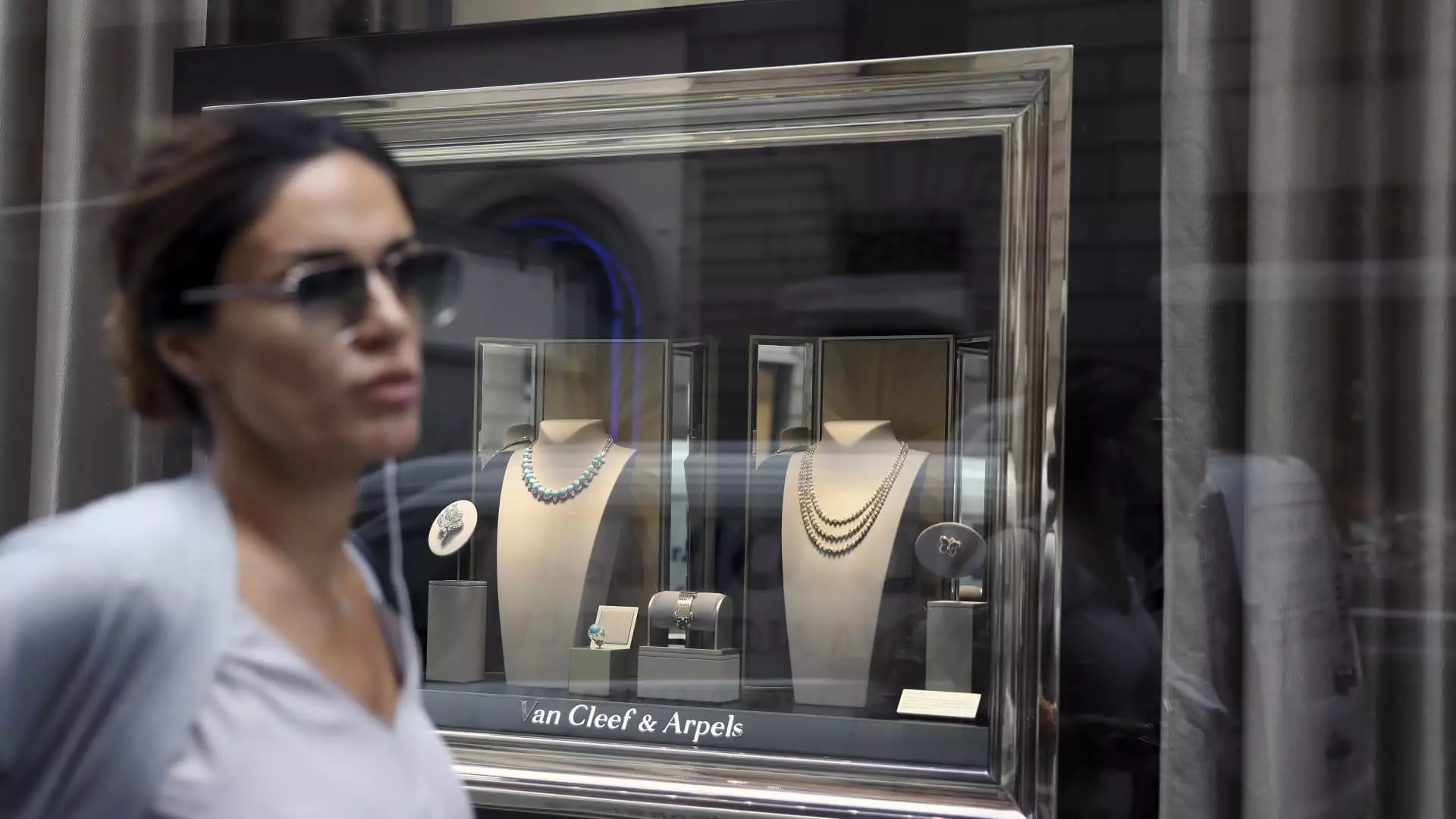 The Glittering Divide: Richemont’s Rise Amidst Luxury Sales Slump
