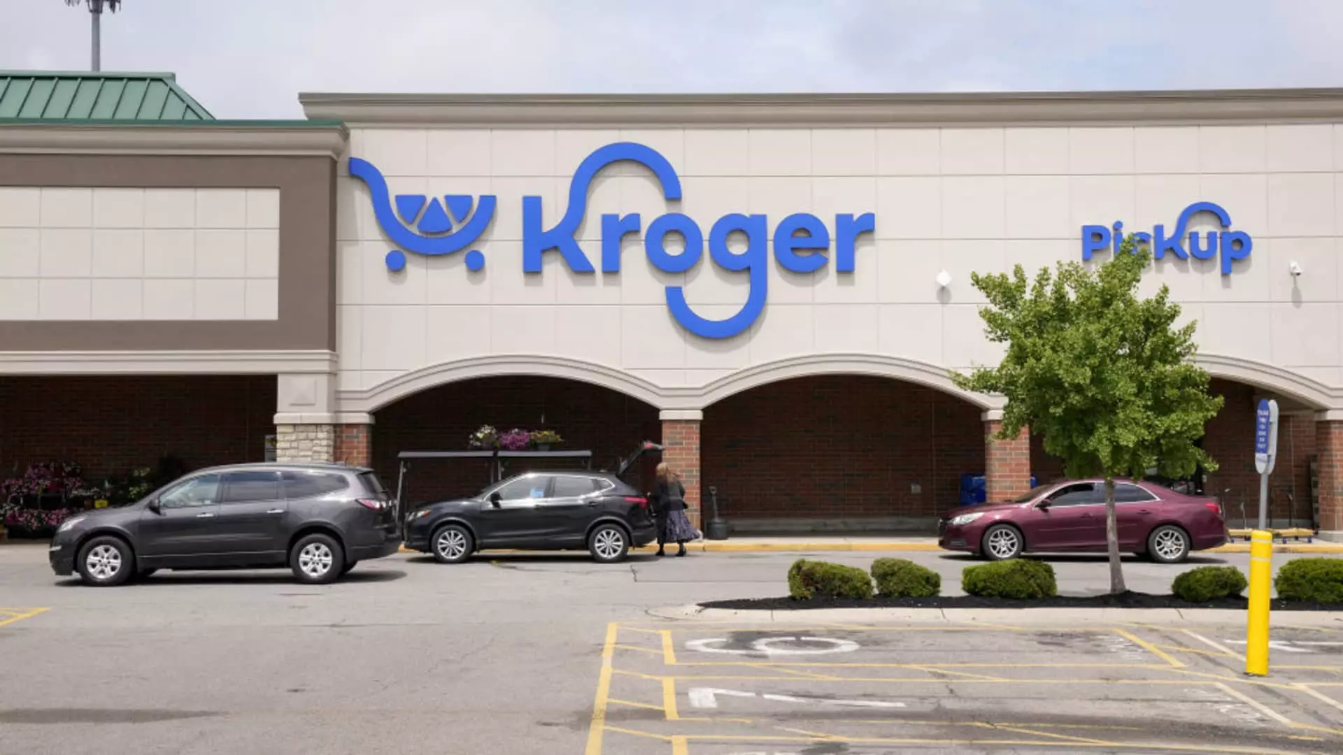 The Unsettling Rise of Kroger: A Supermarket Giant Navigating Turbulent Waters