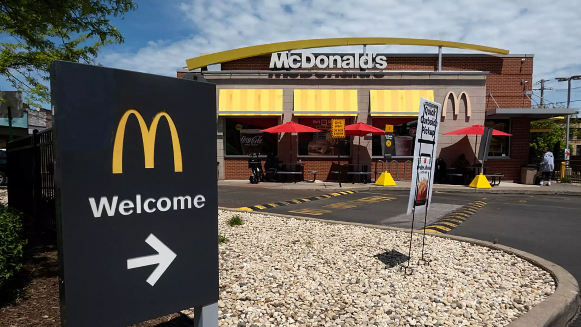 Powerful Dividend Plays Amid Market Uncertainties: Why These Stocks Deserve Your Attention