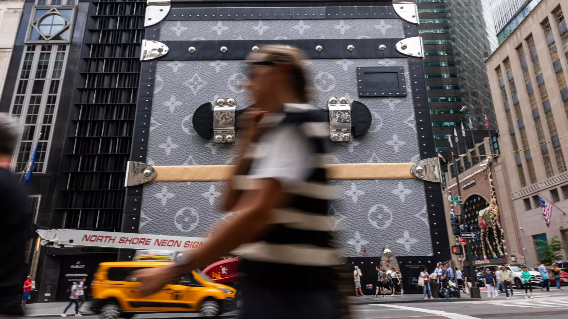 Luxury Market Under Scrutiny: A Fragile Rebound or Just a Flimsy Facade?