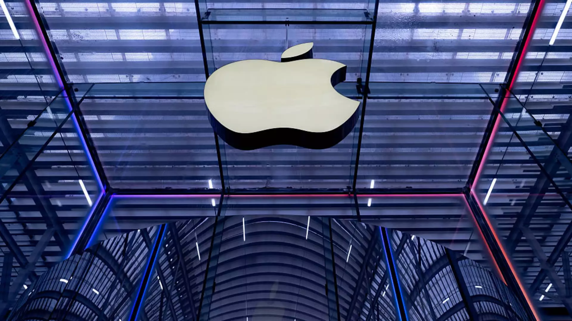 Apple’s Struggles and the Illusion of Resilience: A Critical Look at a Tech Titan Under Pressure