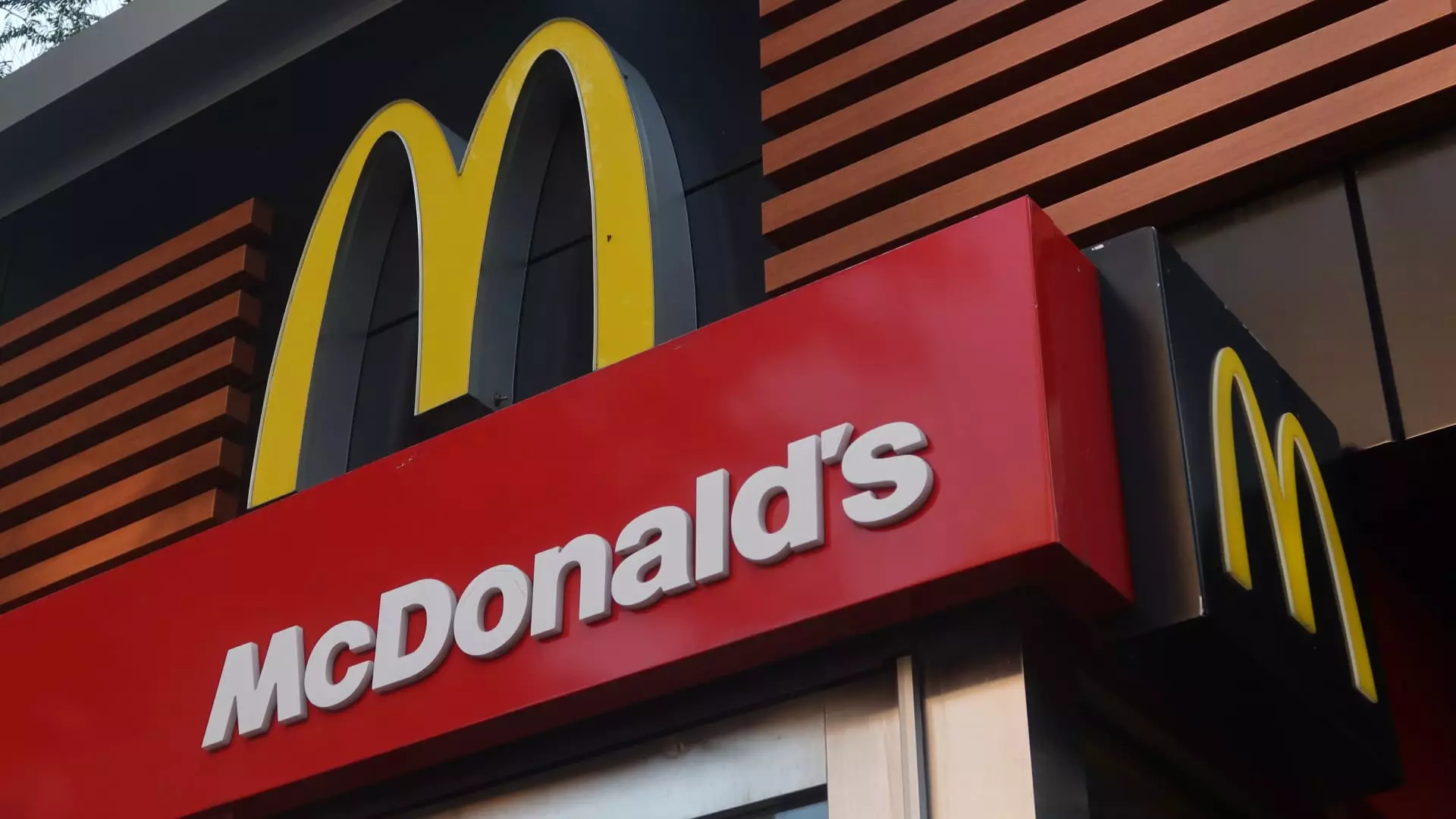 The Illusion of Success: Is McDonald’s Truly Rebounding or Just Masking the Underlying Struggles?
