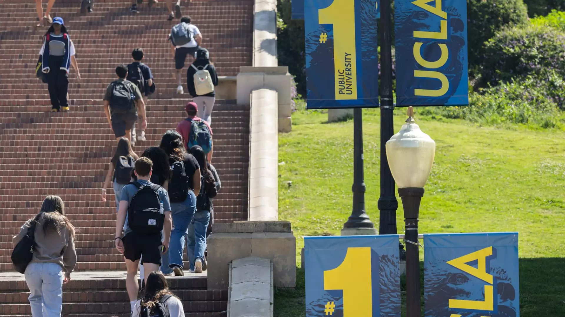 The Hidden Crisis of College Costs: Why America’s Higher Education System Fails Our Future