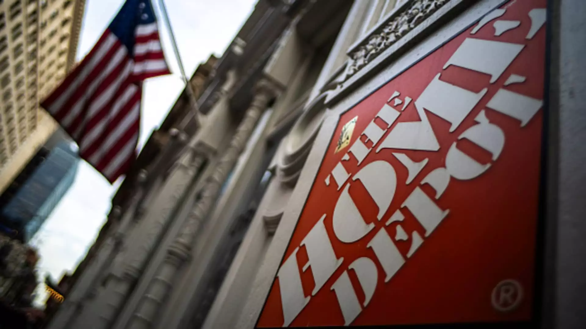 Home Depot’s Fragile Growth: Navigating Uncertainty in a Turbulent Market