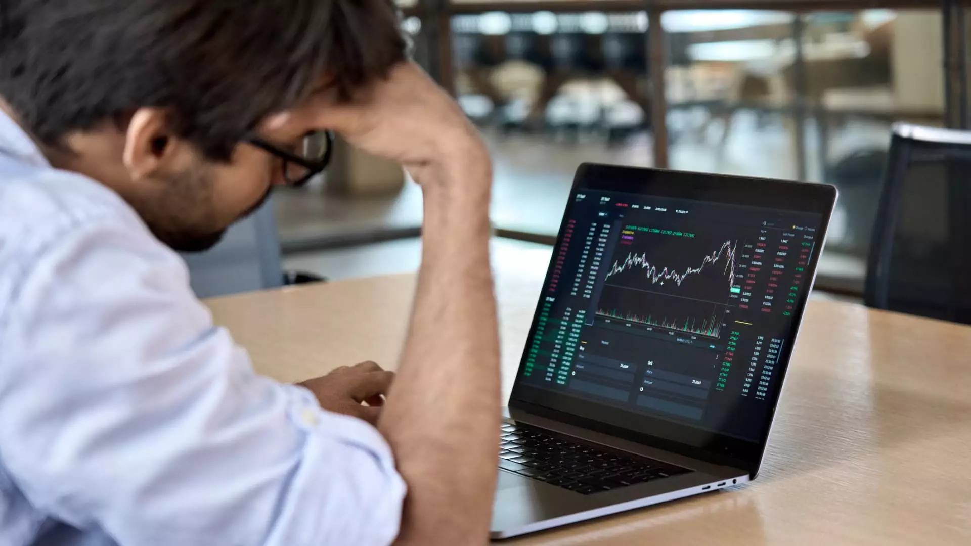 The Illusion of Investor Confidence in Turbulent Markets