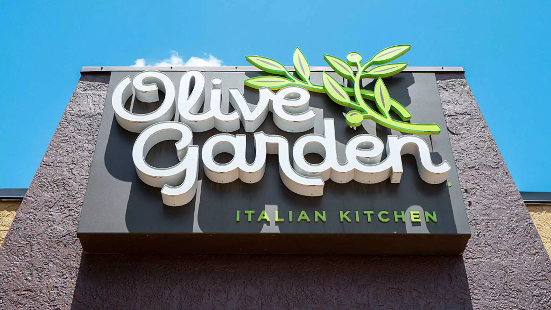 Behind the Illusion of Growth: Darden’s Struggle to Sustain Its Shine